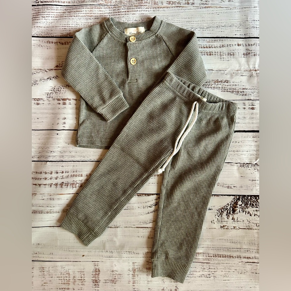 Marie Nicole Waffle Knit Set